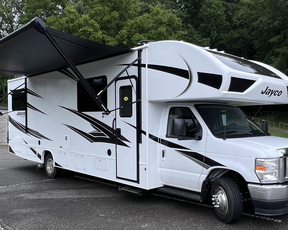 Class C RV for Rent in Lebanon, Tennessee