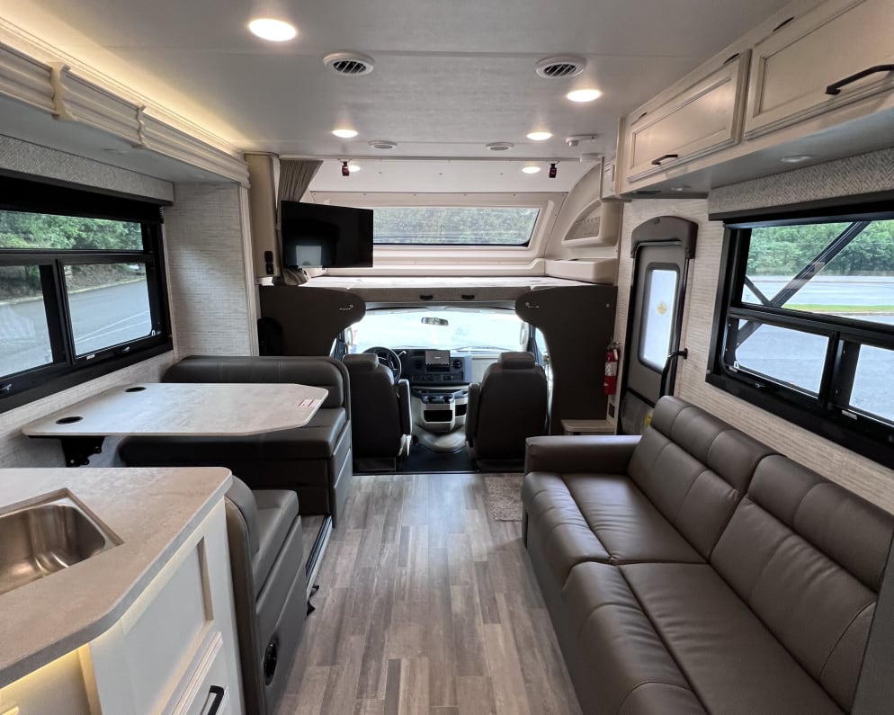 Class C RV for Rent in Lebanon, Tennessee