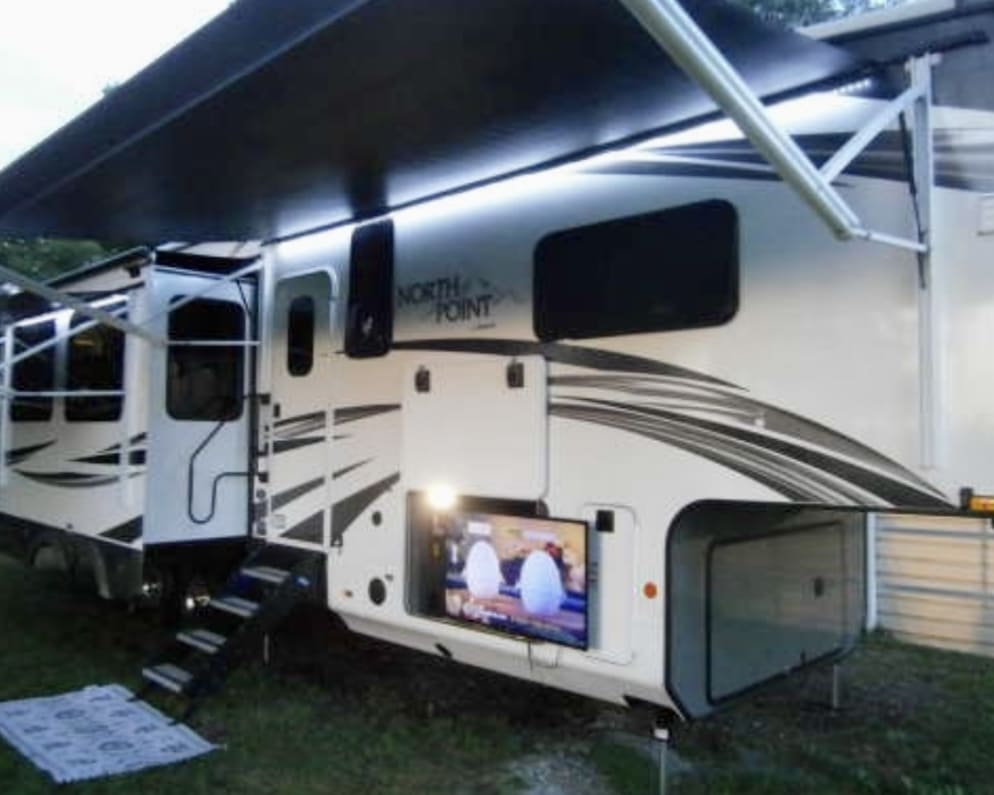 2021 Fifth Wheel RV for Rent in Brooksville, FL