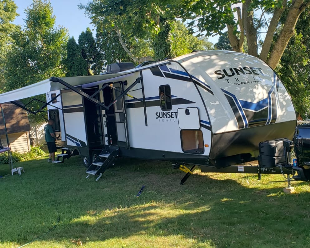 2021 Crossroads RV Sunset Trail Super Lite