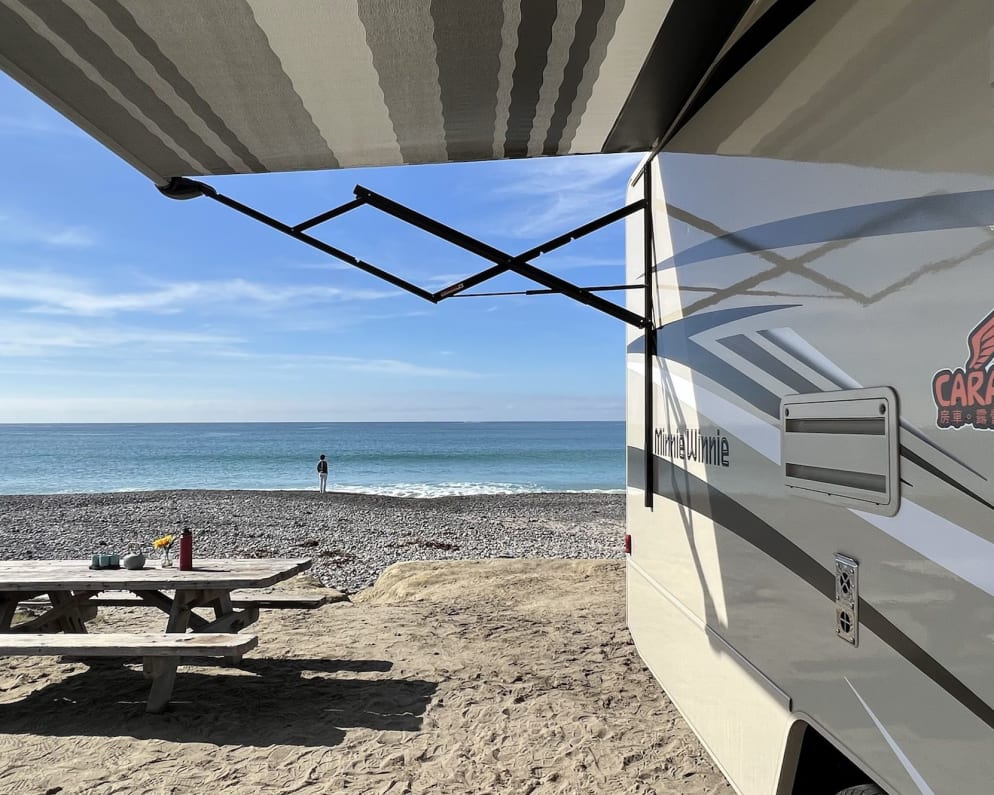 2022 Minnie Winnie  by Winnebago for rent in 91780