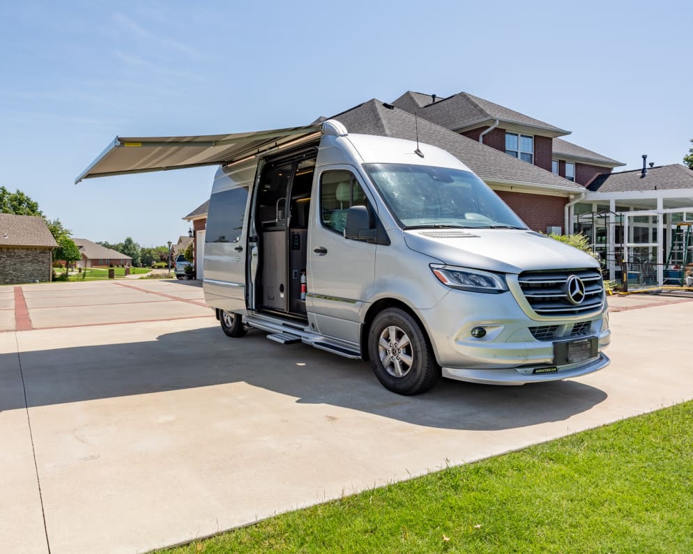 2023 Airstream Interstate