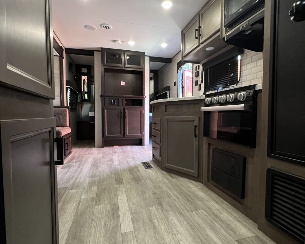2022 Jayco Jay Flight SLX Rocky Mountain Edition Travel Trailer for rent in Lebanon Oregon