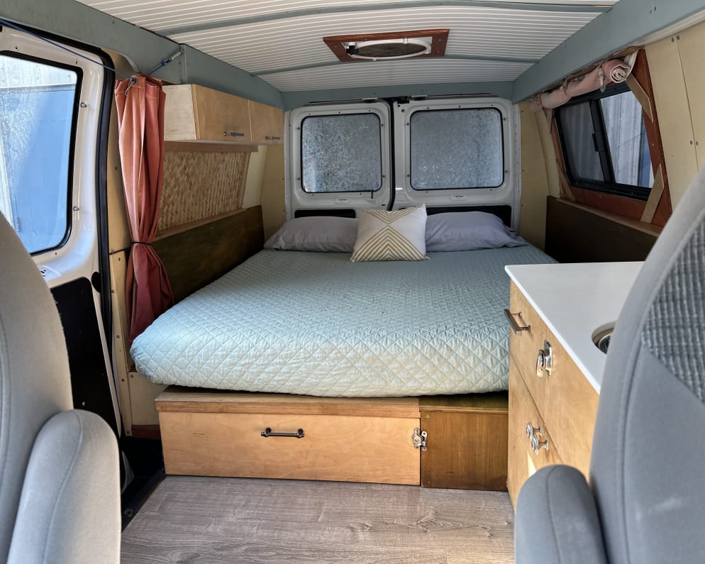 2002 Ford E150 Class B for rent in Kahului Hawaii