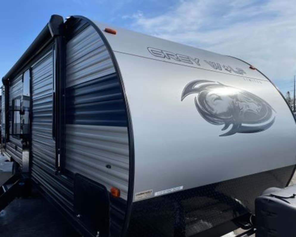 2021 CHEROKEE GREY WOLF 26DJSE