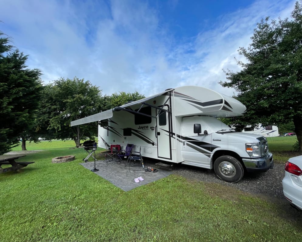Class C RV for Rent in Wesley Chapel, Florida