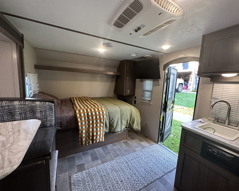Travel Trailer RV for Rent in Corona, California