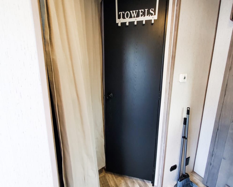 2022 Kodiak Ultra Lite  by Dutchmen for rent in 53001