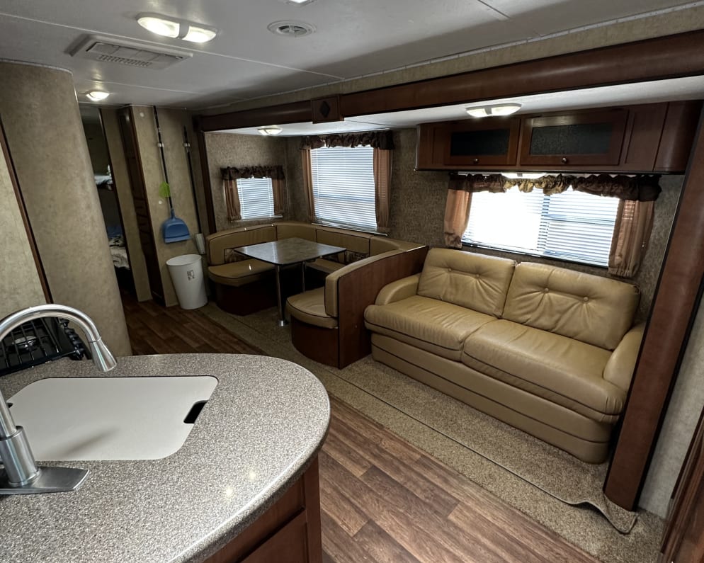 2013 Aspen Trail Aspen Trail Trailer Travel Trailer for rent in Eagle Mountain Utah