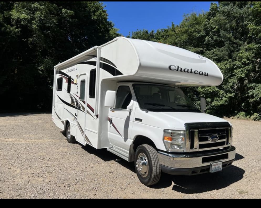 2011 Four Winds Chateau Class C for rent in Port Orchard Washington