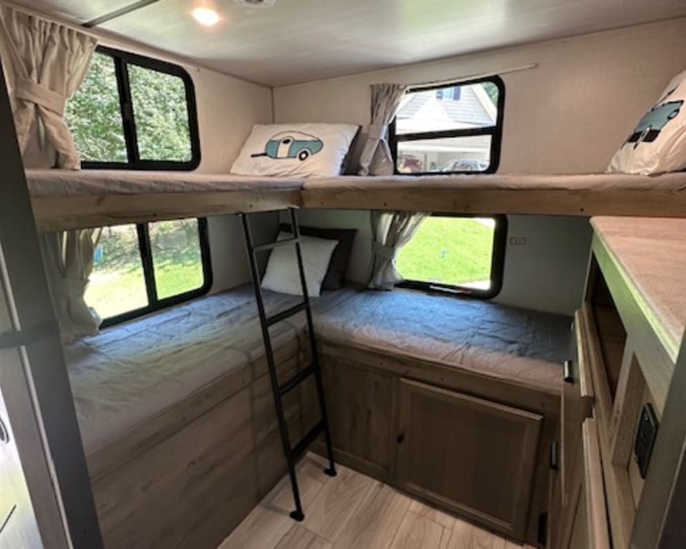 2022 Forest River Surveyor Legend Travel Trailer for rent in GAINESVILLE Georgia