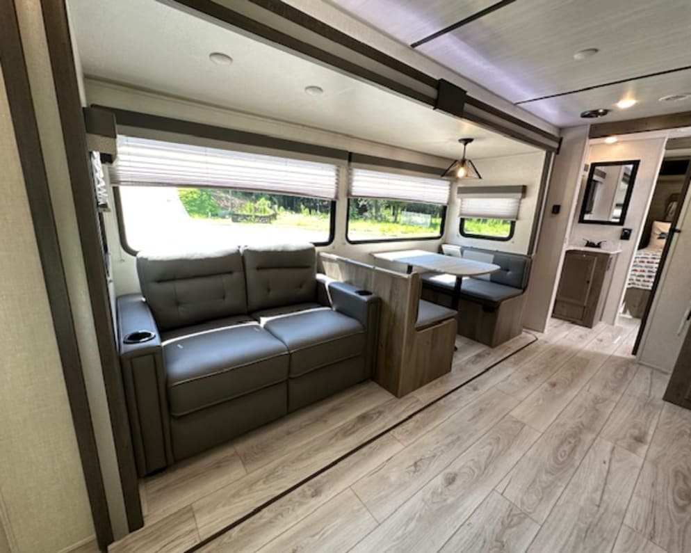 2022 Surveyor Legend  by Forest River for rent in 30506