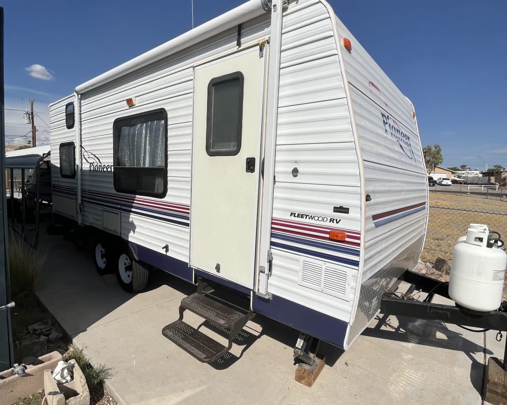 2004 Pioneer Pioneer Trailer available for rent in Bullheadcity Arizona