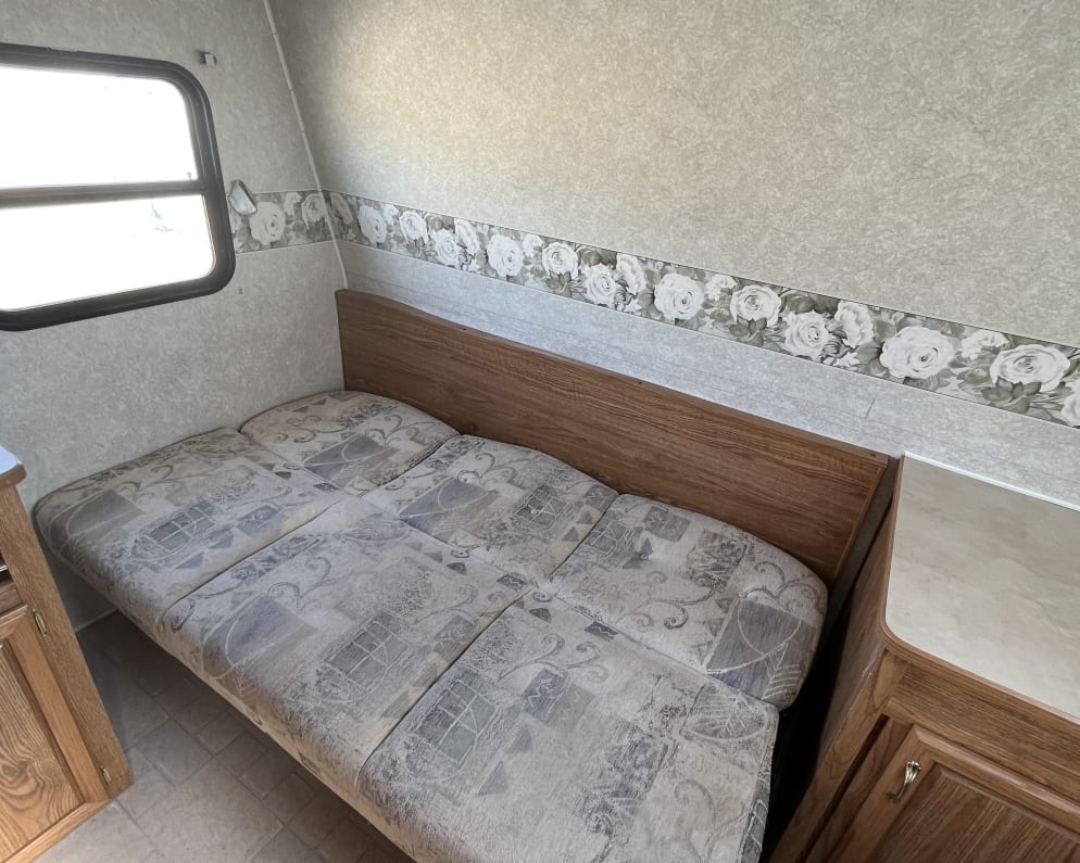 2004 Pioneer Pioneer Trailer Travel Trailer for rent in Bullheadcity Arizona