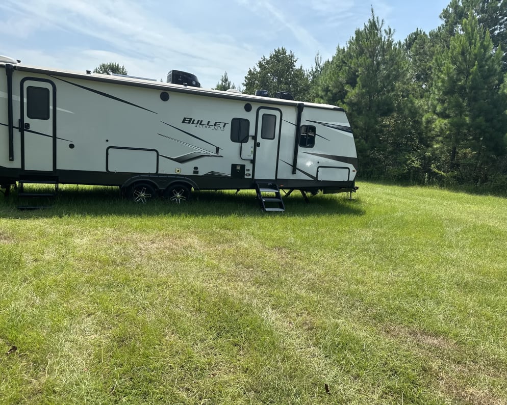 2022 Truck Camper RV for Rent in Montezuma,