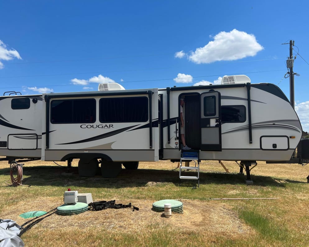 Travel Trailer RV for Rent in Burleson, Texas