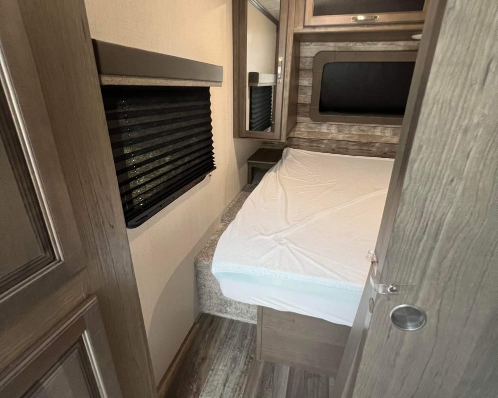 Travel Trailer RV for Rent in Burleson, Texas