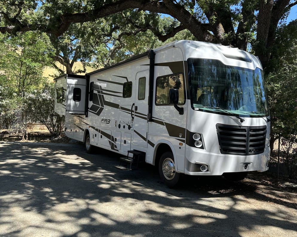 Class A RV for Rent in Hill, California