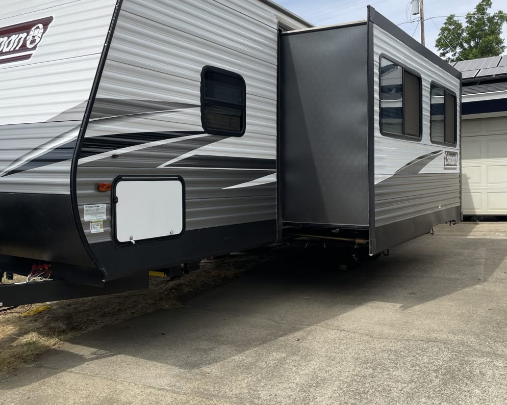 2021 Dutchmen Coleman Lantern available for rent in Red Bluff California