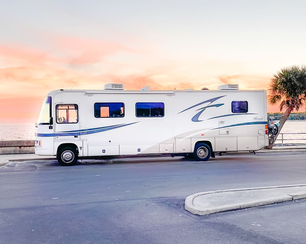 Waldo as 2 pop-outs. 1 expands the kitchen, 1 expands the bedroom.  1 sun shade, block the passenger side. 