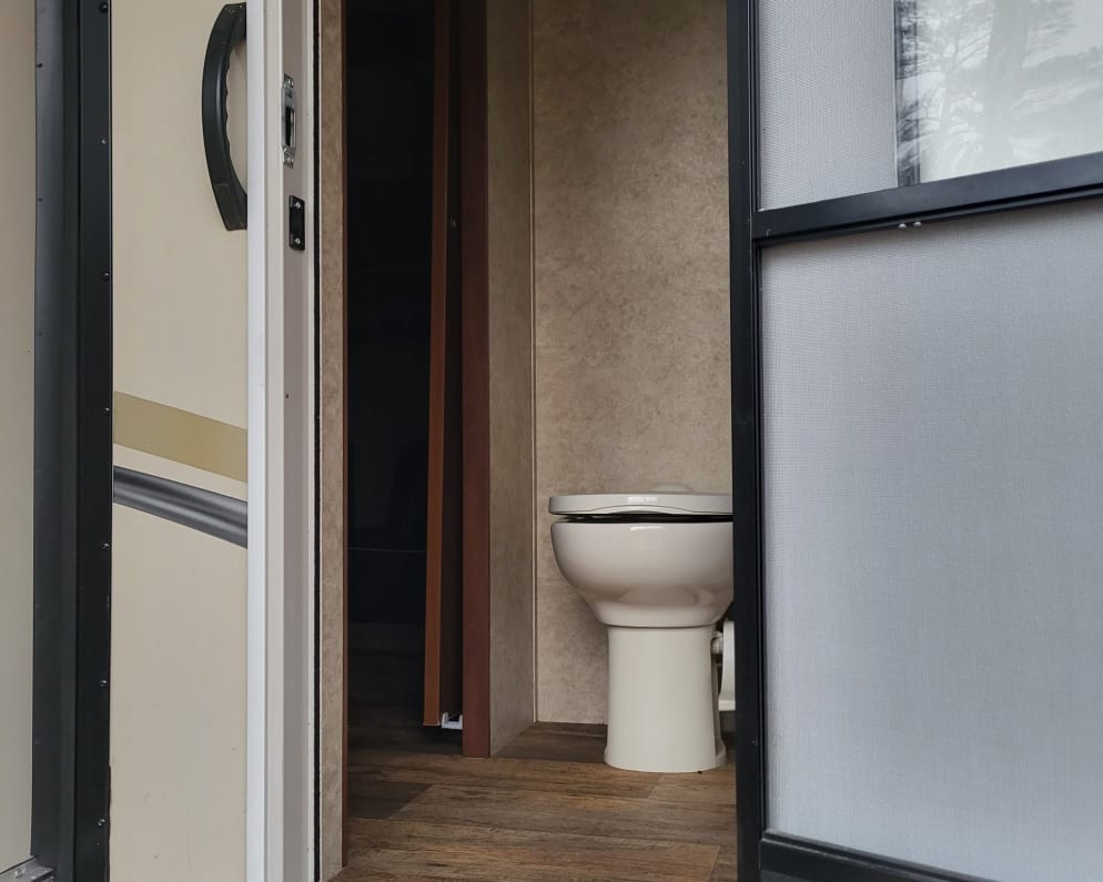 Fifth Wheel RV for Rent in Covington,