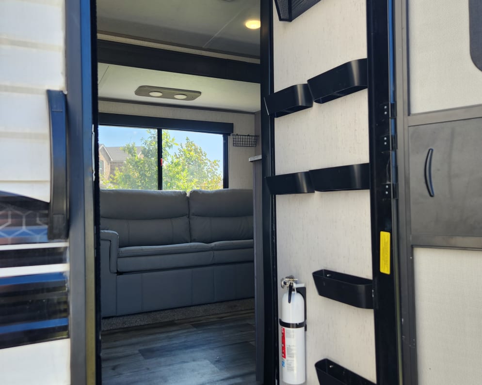 2022 Dutchmen Coleman available for rent in Marion Texas