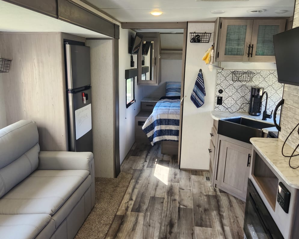2022 Dutchmen Coleman Travel Trailer for rent in Marion Texas