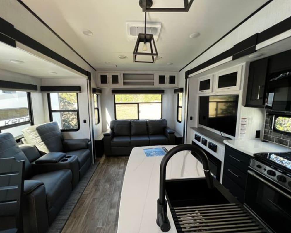 2023 Fifth Wheel RV for Rent in OCALA, Florida