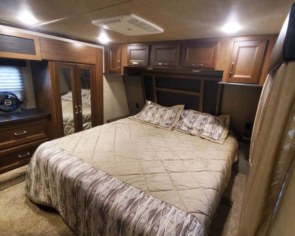 2016 Fuzion Toy Hauler  by Keystone RV for rent in 29040
