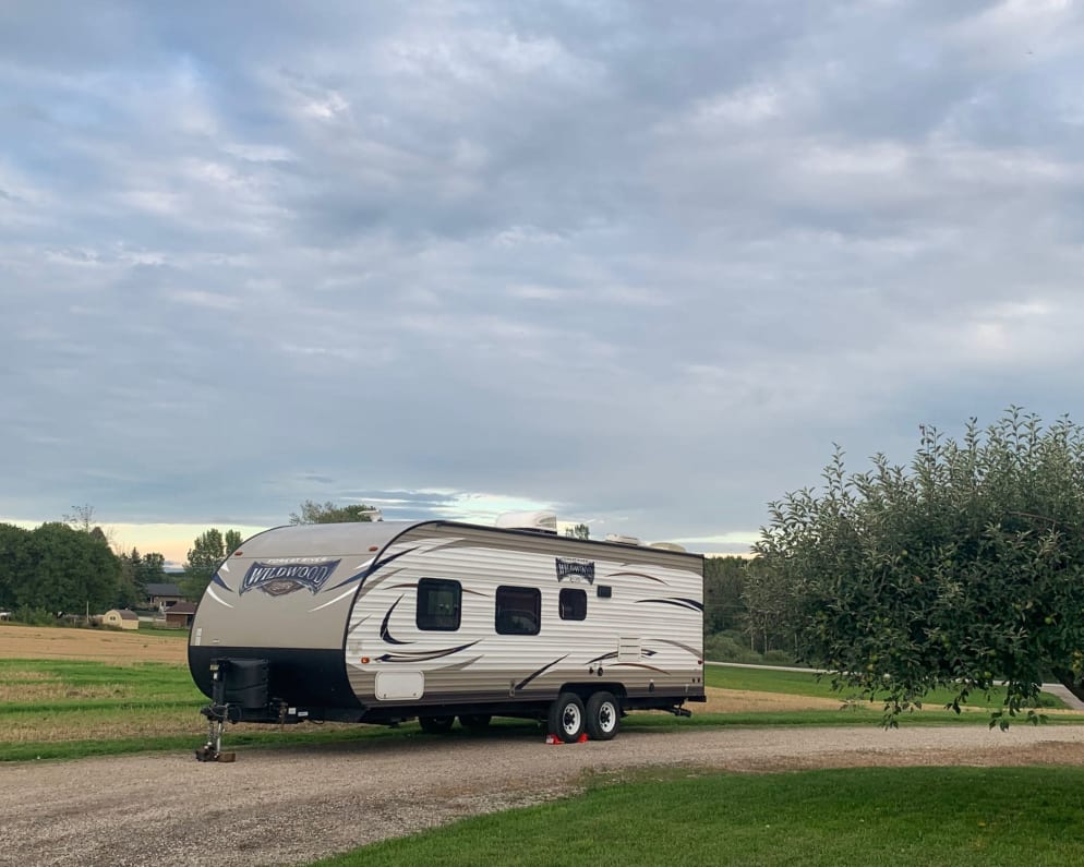 2017 Forest River Wildwood X-Lite Travel Trailer for rent in Dobbinton Ontario