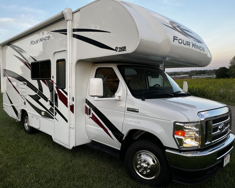 2022 Thor Four Winds available for rent in Verona Wisconsin