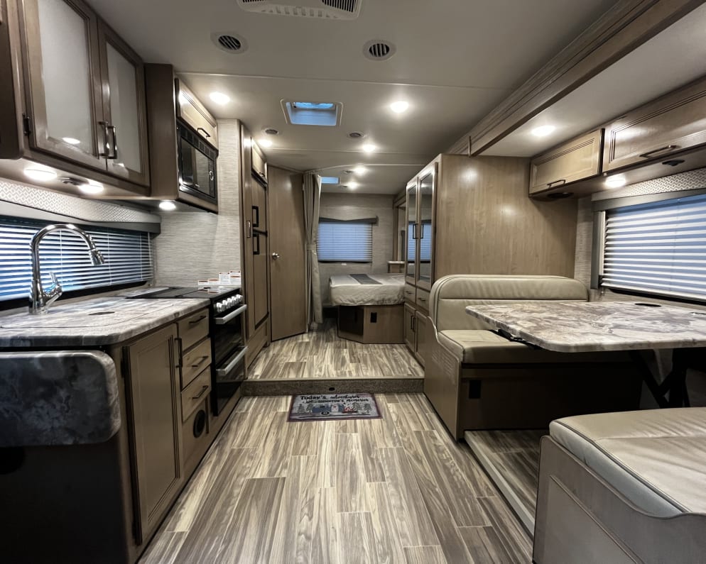 2022 Four Winds  by Thor for rent in 53593