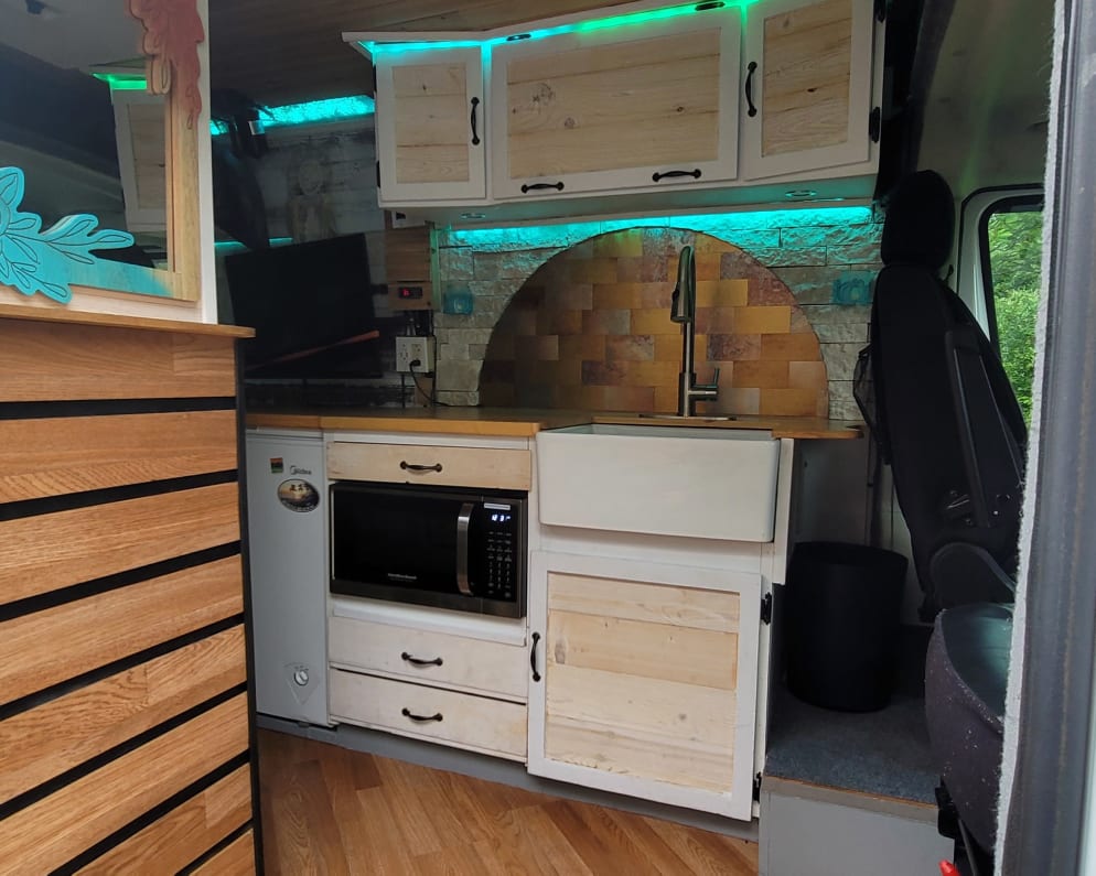 2020 Class B RV for Rent in CATSKILL, New York