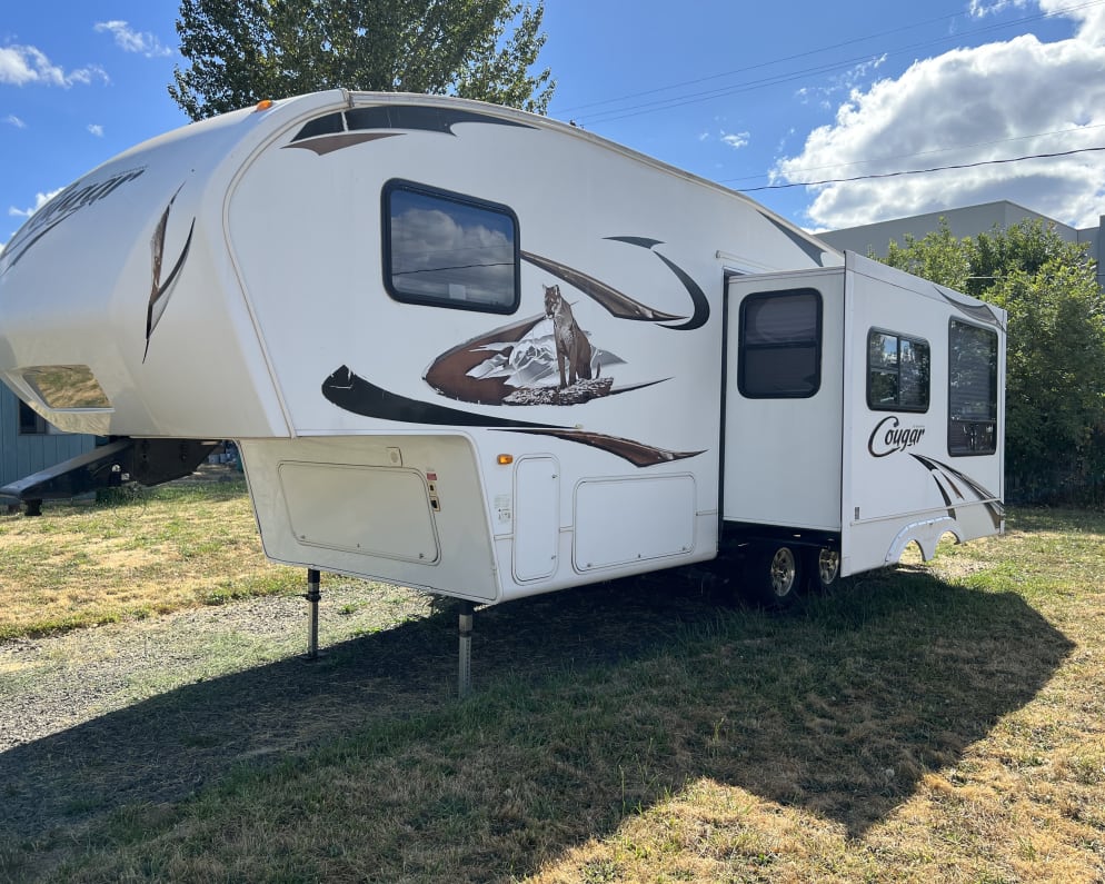 Fifth Wheel RV for Rent in Springfield, Oregon