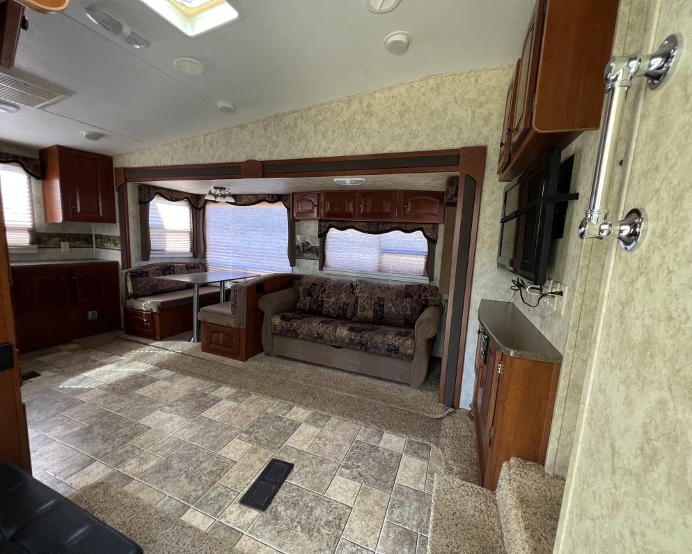 Fifth Wheel RV for Rent in Springfield, Oregon