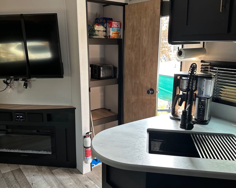 2022 Springdale  by Keystone RV for rent in 97603