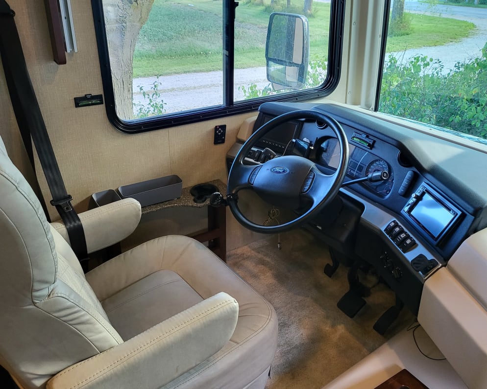 2017 Bounder  by Fleetwood for rent in 53104