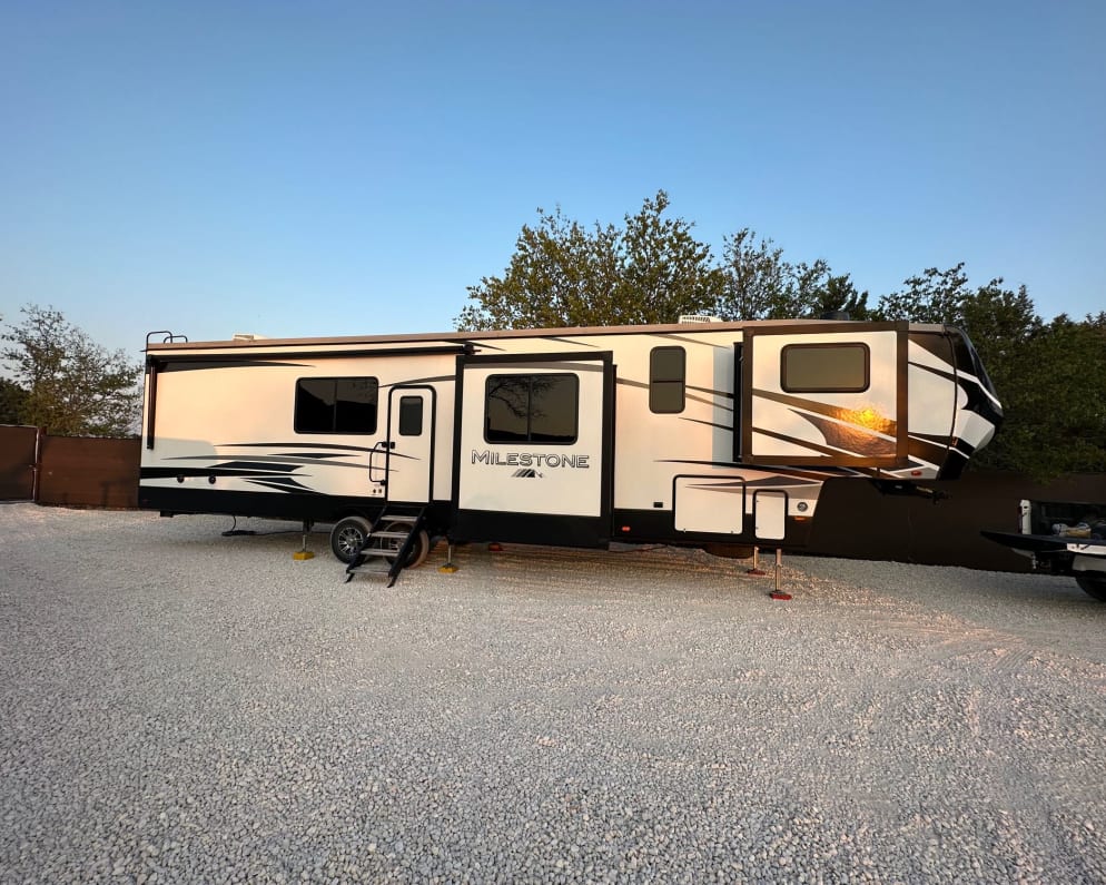2021 Milestone  by Heartland for rent in 76579