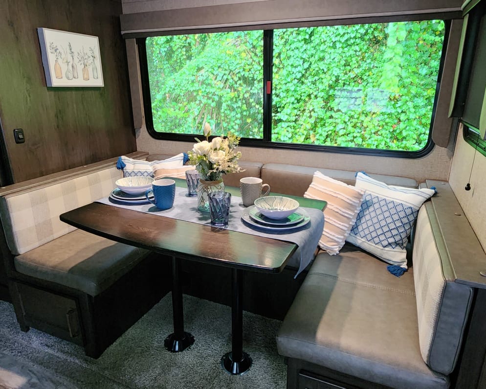 2021 Fifth Wheel RV for Rent in DeBary, Florida