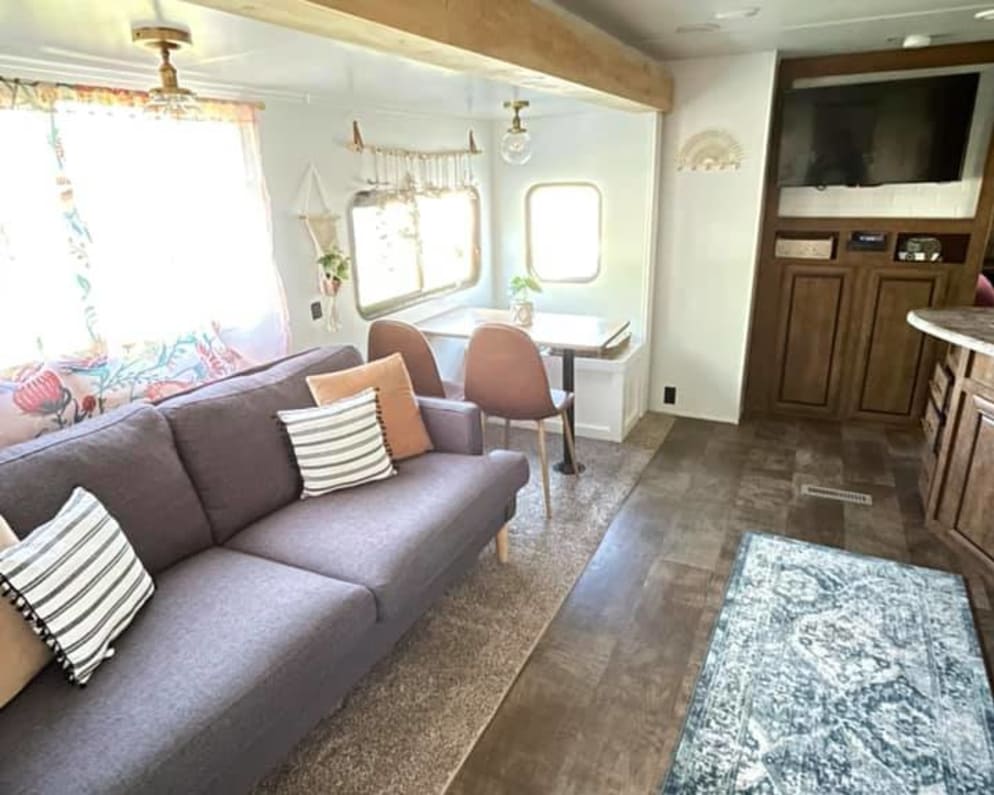 2017 Crossroads RV Zinger Travel Trailer for rent in MORGANTOWN Pennsylvania