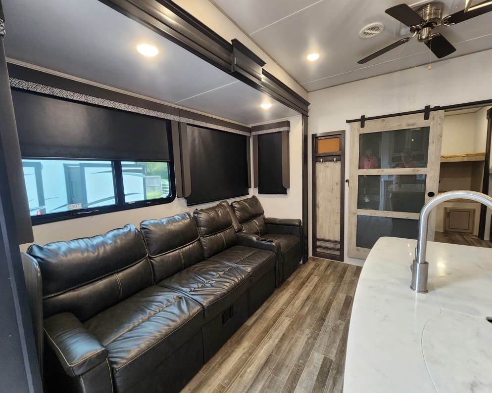 2021 Keystone Avalanche Fifth Wheel for rent in Newnan Georgia