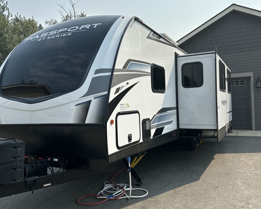 2022 Travel Trailer RV for Rent in Grants Pass, Oregon
