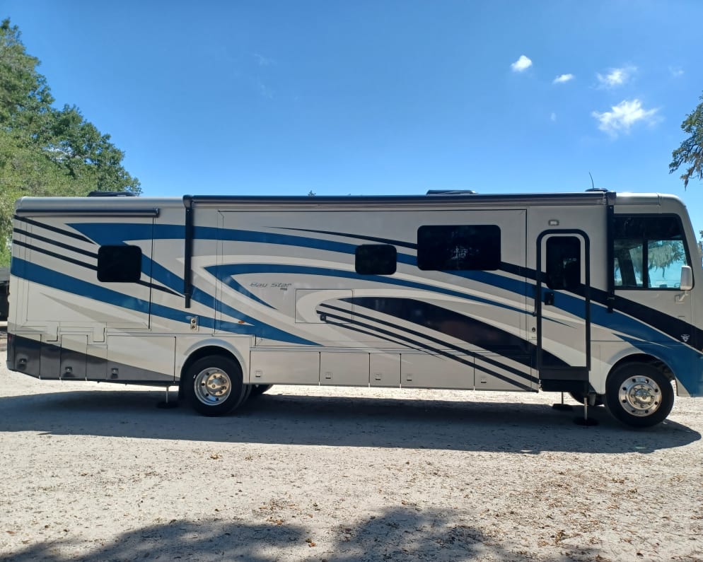 2022 Newmar Bay star Class A for rent in Tampa Bay Florida