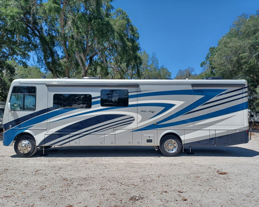 2022 Bay star  by Newmar for rent in 33610