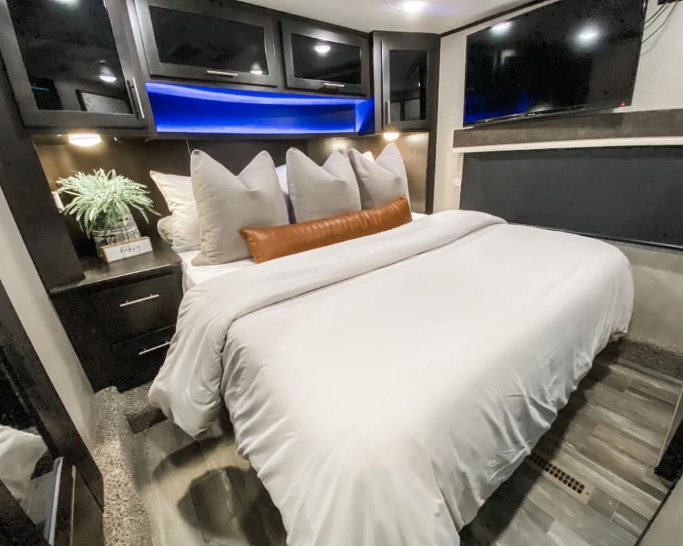 2021 Fifth Wheel RV for Rent in Wildomar, California