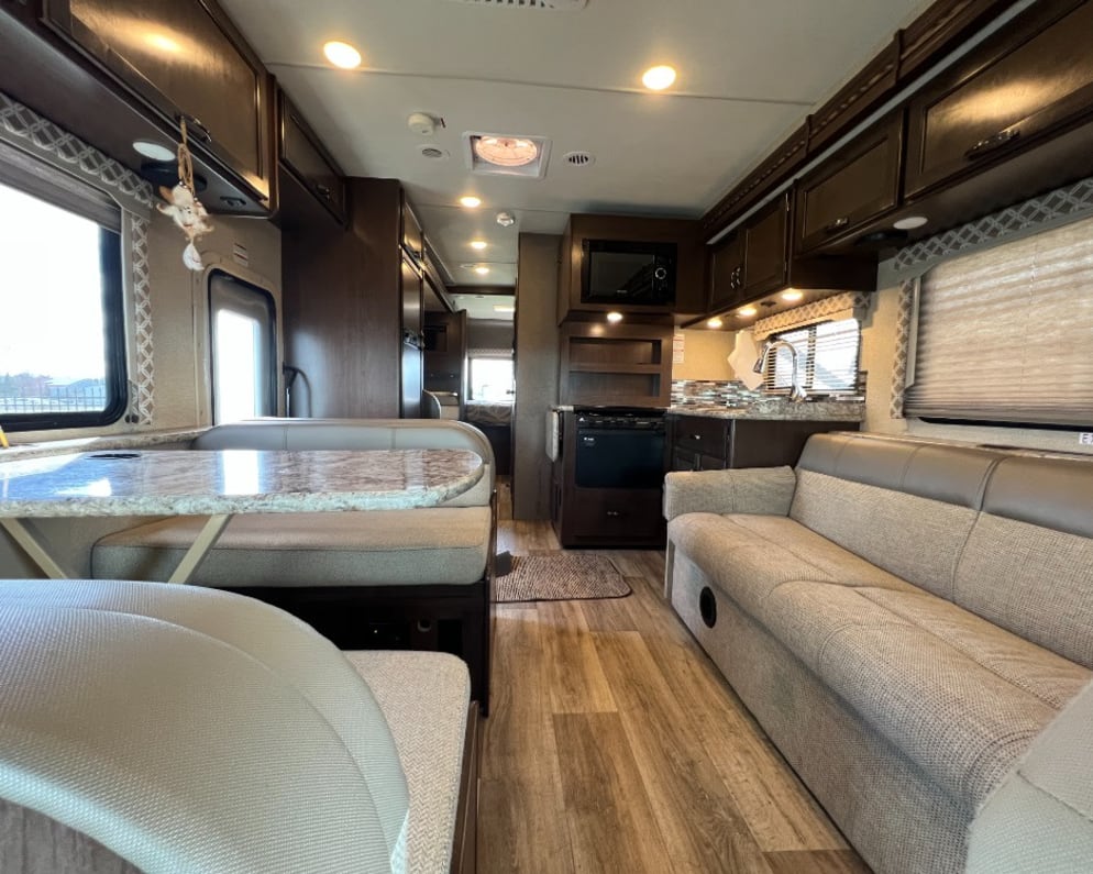 2018 Freedom Elite  by Thor for rent in 97701