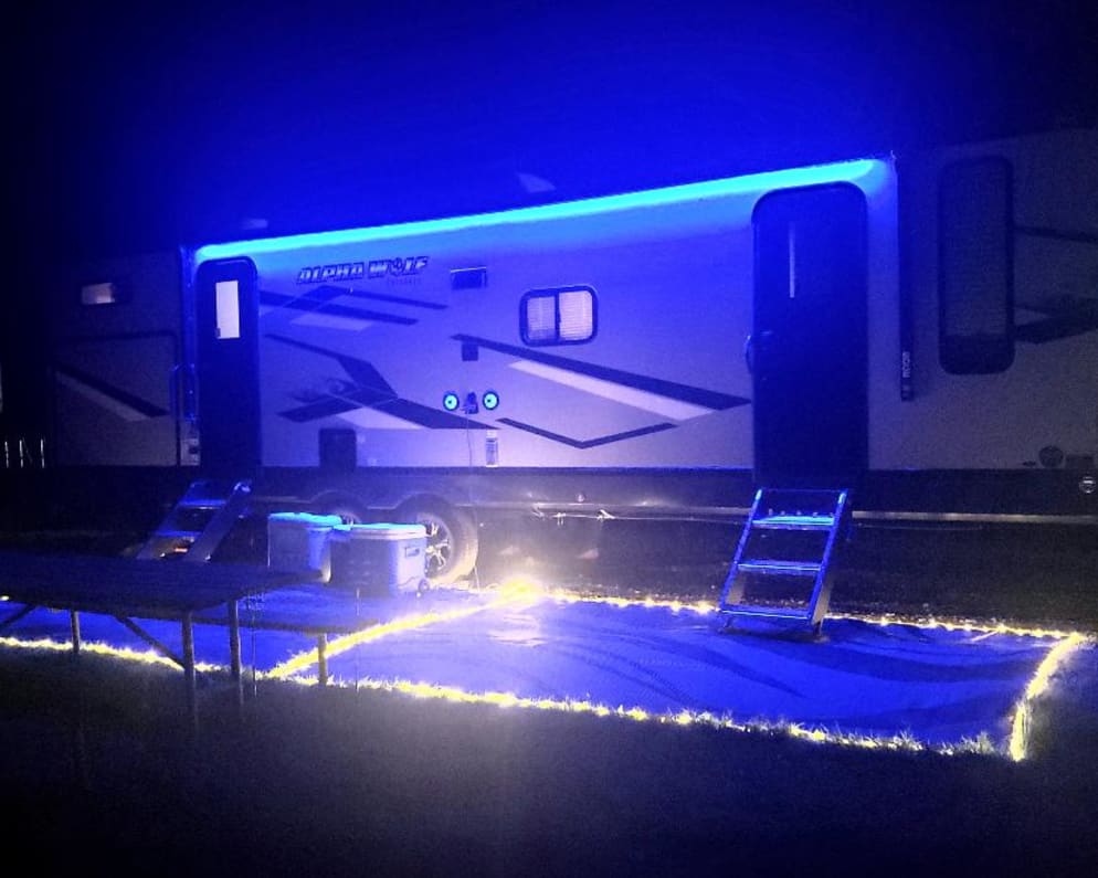 2023 Cherokee Alpha Wolf 30DBH-L  by Forest River for rent in 67235