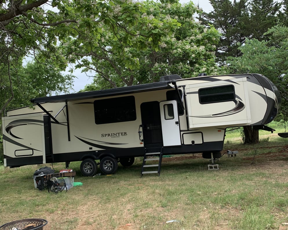 2019 Fifth Wheel RV for Rent in Ada, Oklahoma