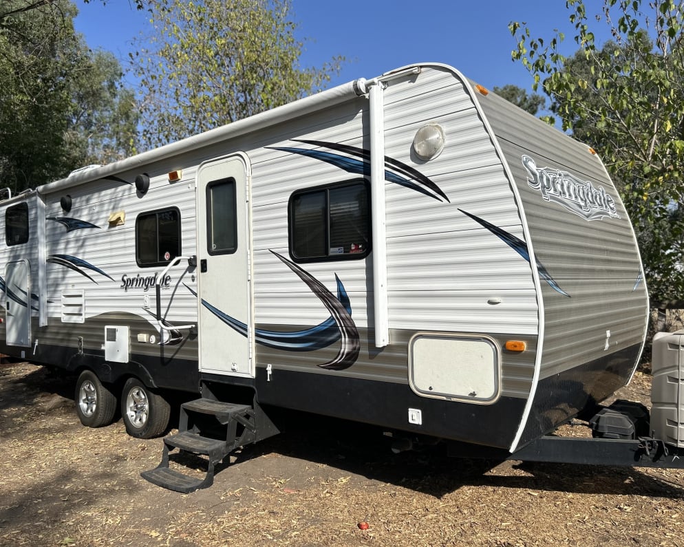 2013 Travel Trailer RV for Rent in Clovis, CA