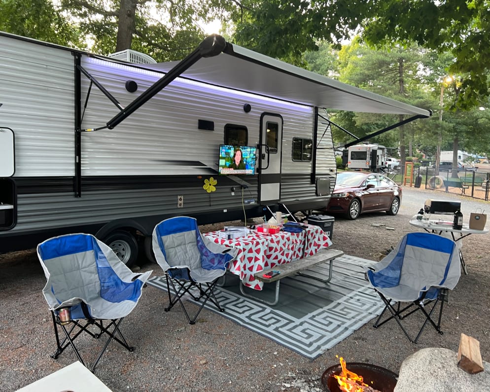 Travel Trailer RV for Rent in Seekonk, Massachusetts